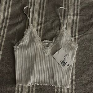 NWT F21 WHITE CROP TOP